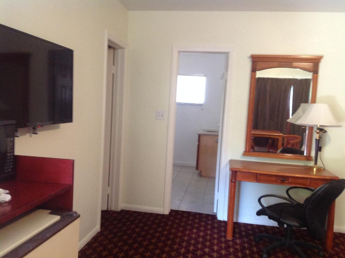 לייק אלסינור Elsinore Hotsprings Motel מראה חיצוני תמונה
