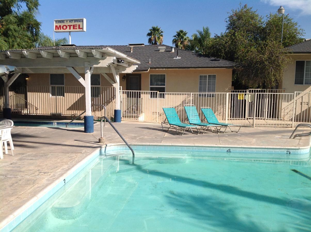 לייק אלסינור Elsinore Hotsprings Motel מראה חיצוני תמונה