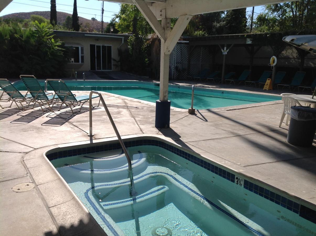 לייק אלסינור Elsinore Hotsprings Motel מראה חיצוני תמונה