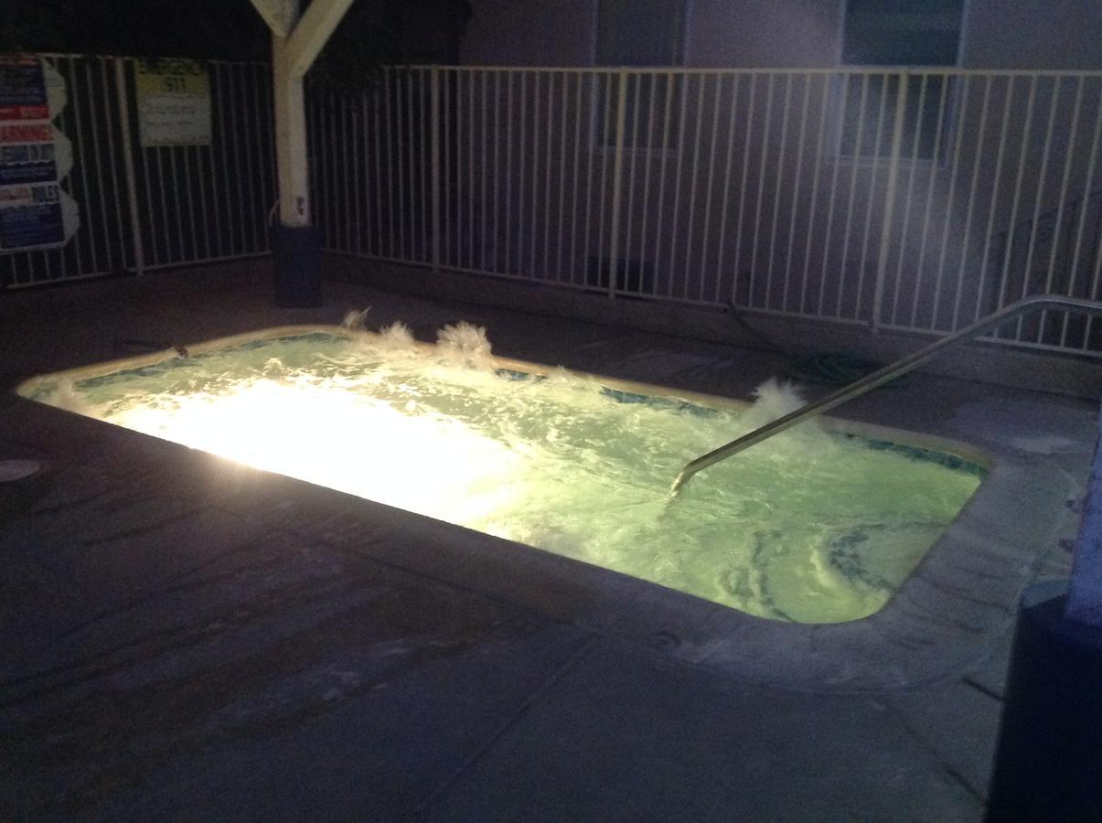 לייק אלסינור Elsinore Hotsprings Motel מראה חיצוני תמונה